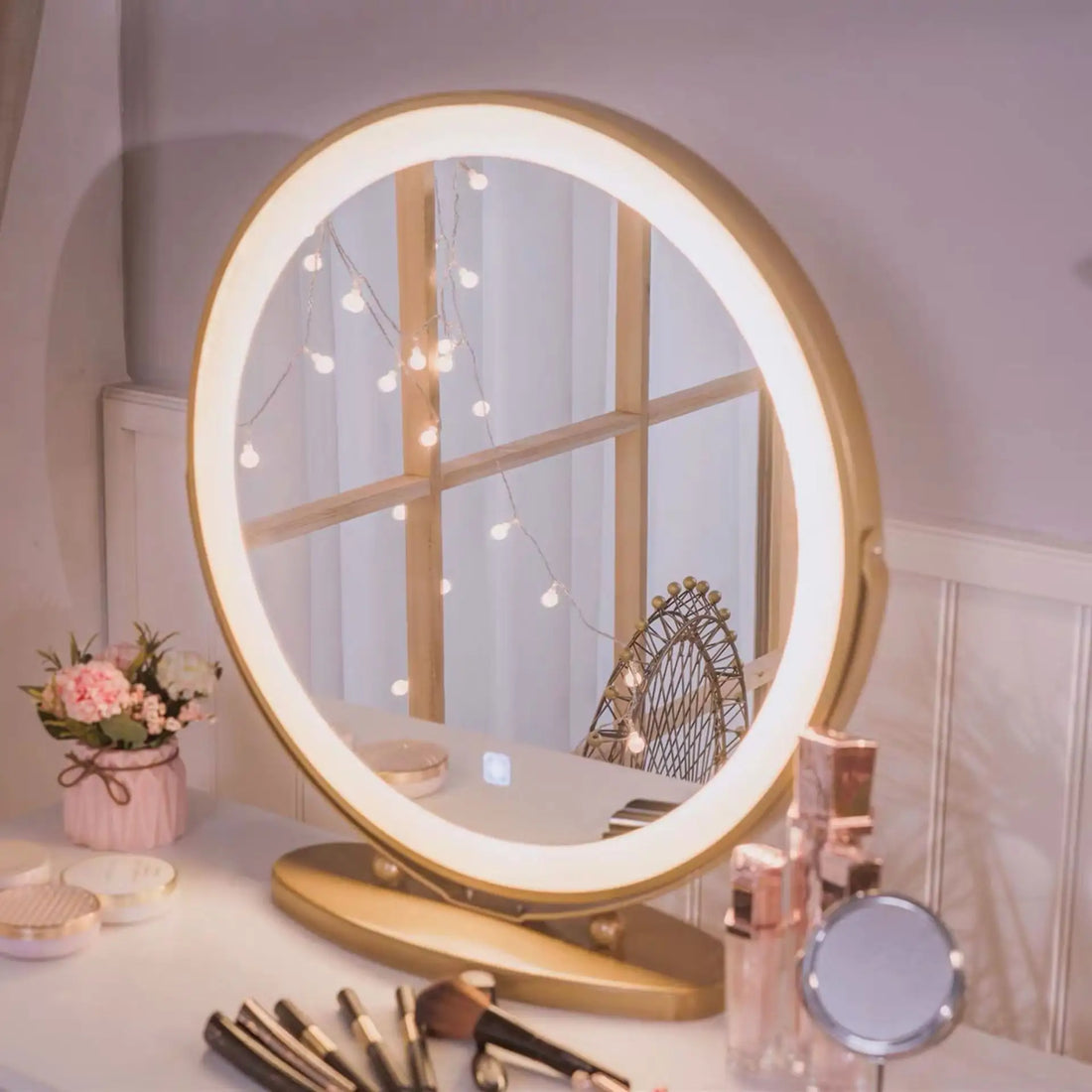 What type of mirror is best for makeup
